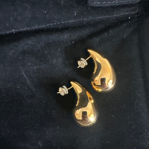 Gold Water Drop Earrings - Picture 4 of 4